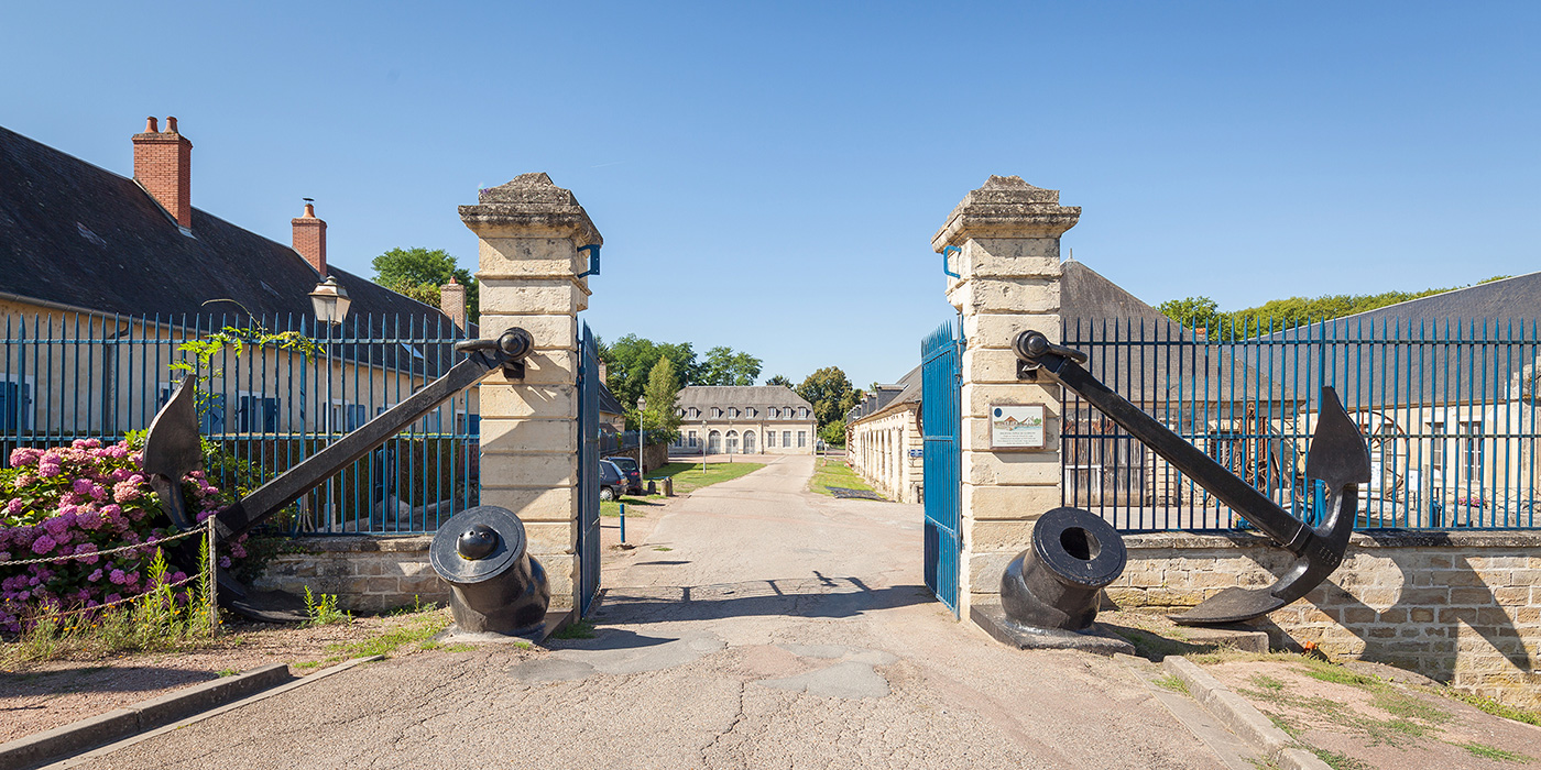 Entrée des anciennes Forges Royales. Guérigny (Nièvre) - photo : © Xavier Spertini